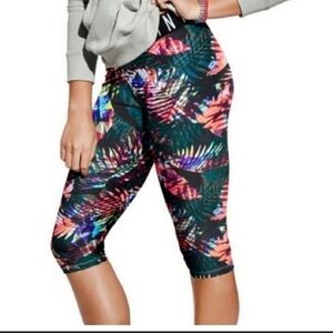 Pink Victoria's Secret  Ultimate Extreme Tropical Crop Yoga Pants Size Small‎
